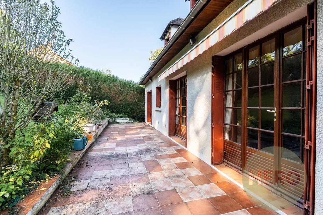 House in Jouars-Pontchartrain, Ile-de-France, France 2 - 16255608