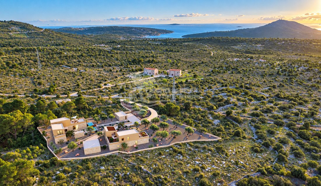 Land in Primosten, Sibenik-Knin County, Croatia 2 - 18989373