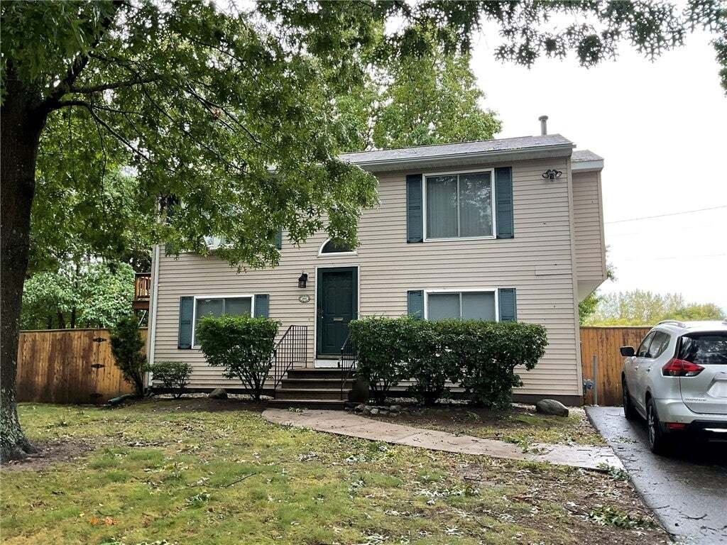 House in Warwick, Rhode Island, United States 1 - 18982440