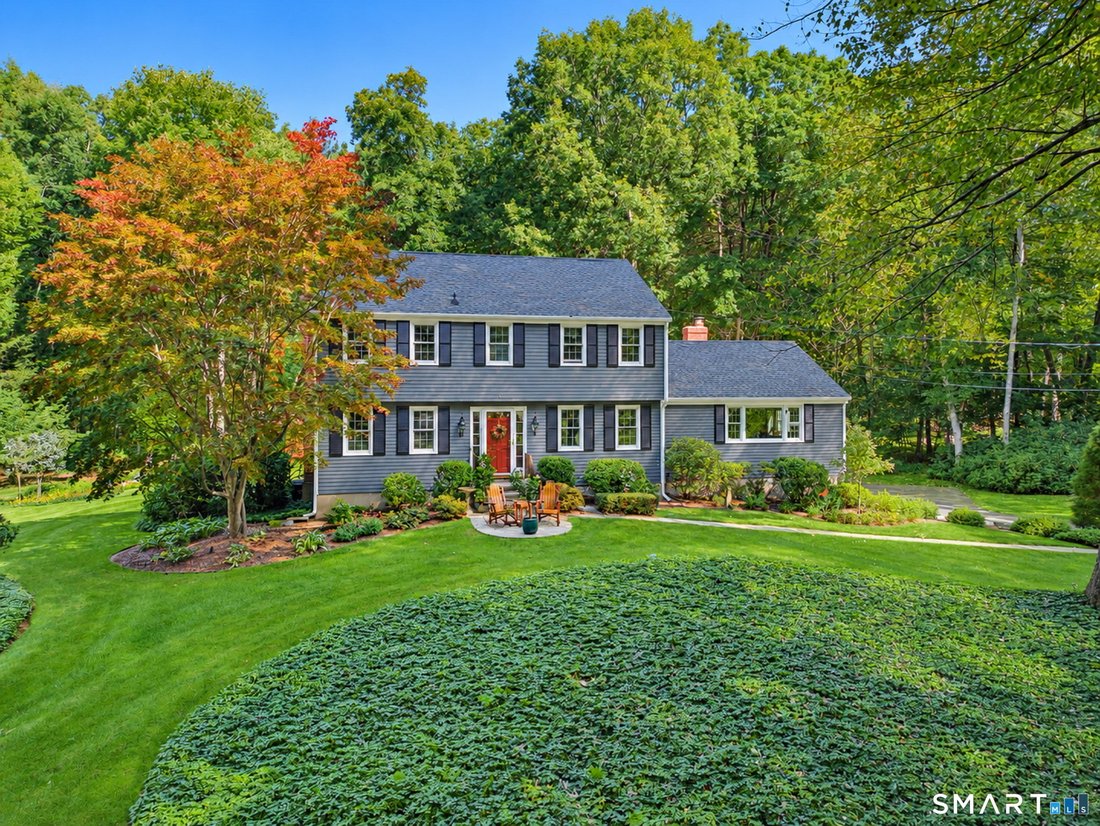 House in Simsbury, Connecticut, United States 2 - 18989397