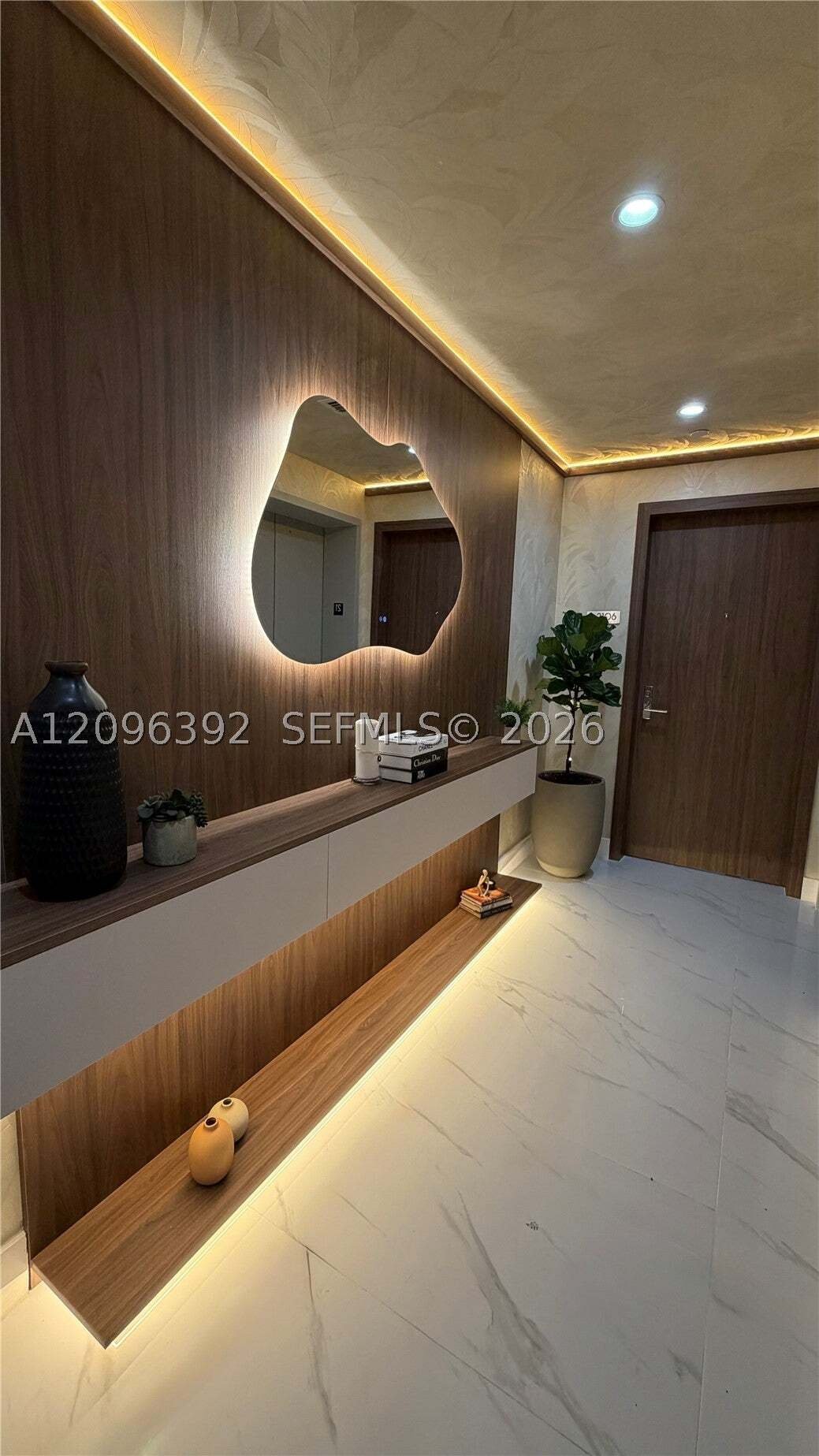 Condo in Miami, Florida, United States 4 - 18988296