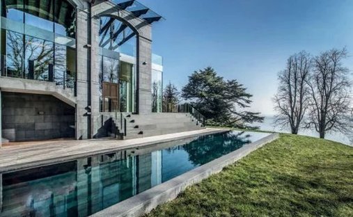House in Dully, Vaud, Switzerland 1