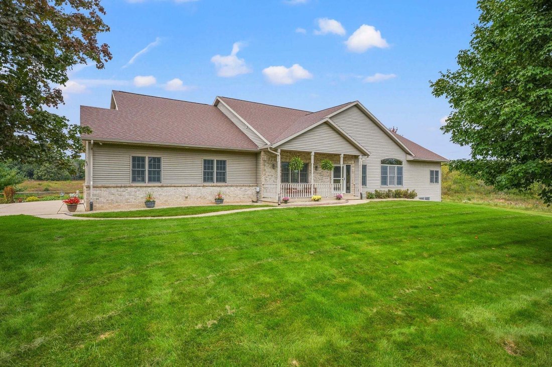 House in Marshall, Wisconsin, United States 4 - 18987980