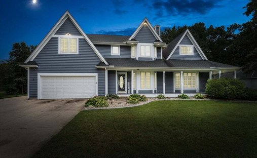 House in Edwardsburg, Michigan, United States 1