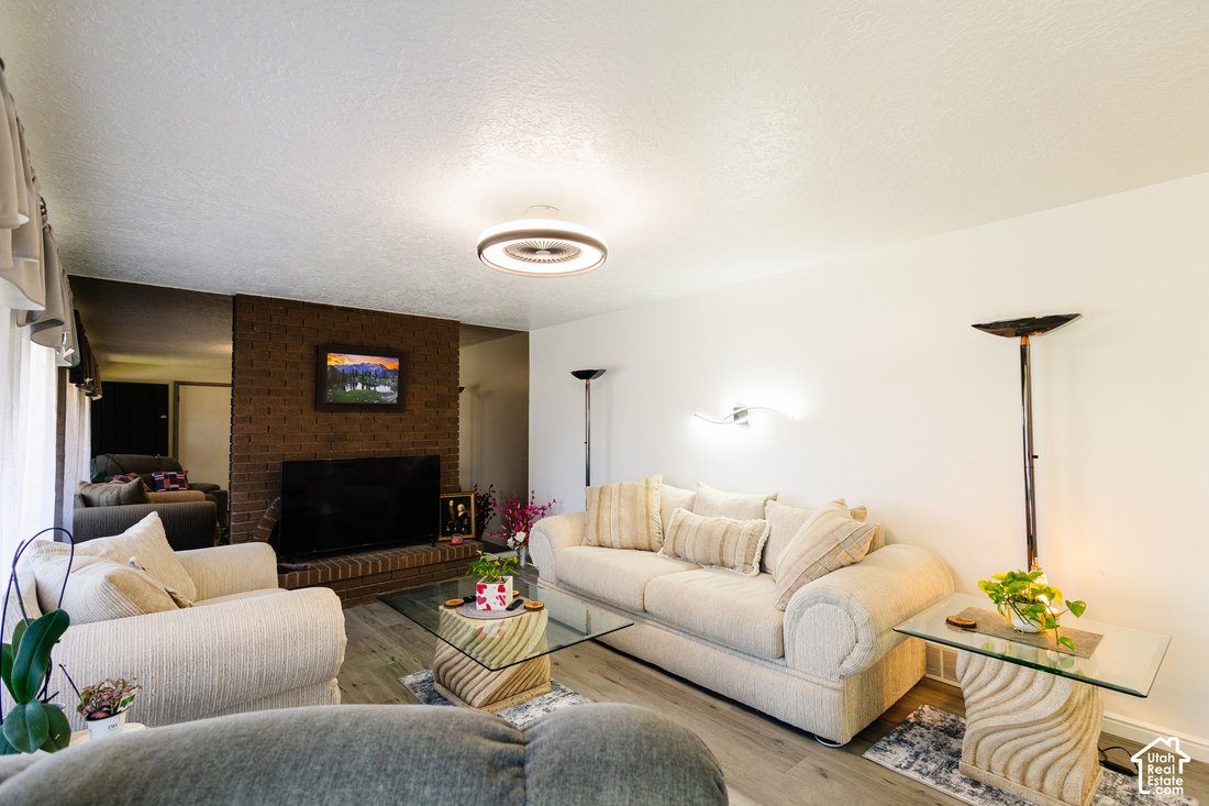 West Valley City, Utah, United States 4 - 18989682