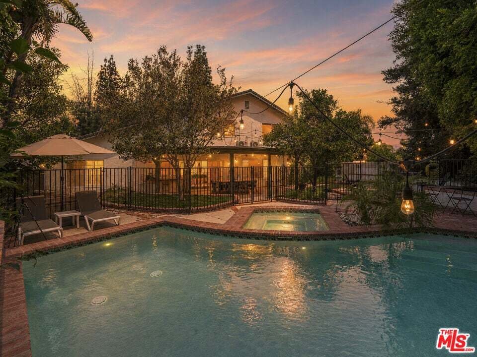 House in West Hills, California, United States 1 - 18988077