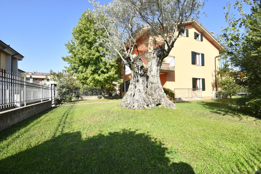House in Bussolengo, Veneto, Italy 4 - 18989805