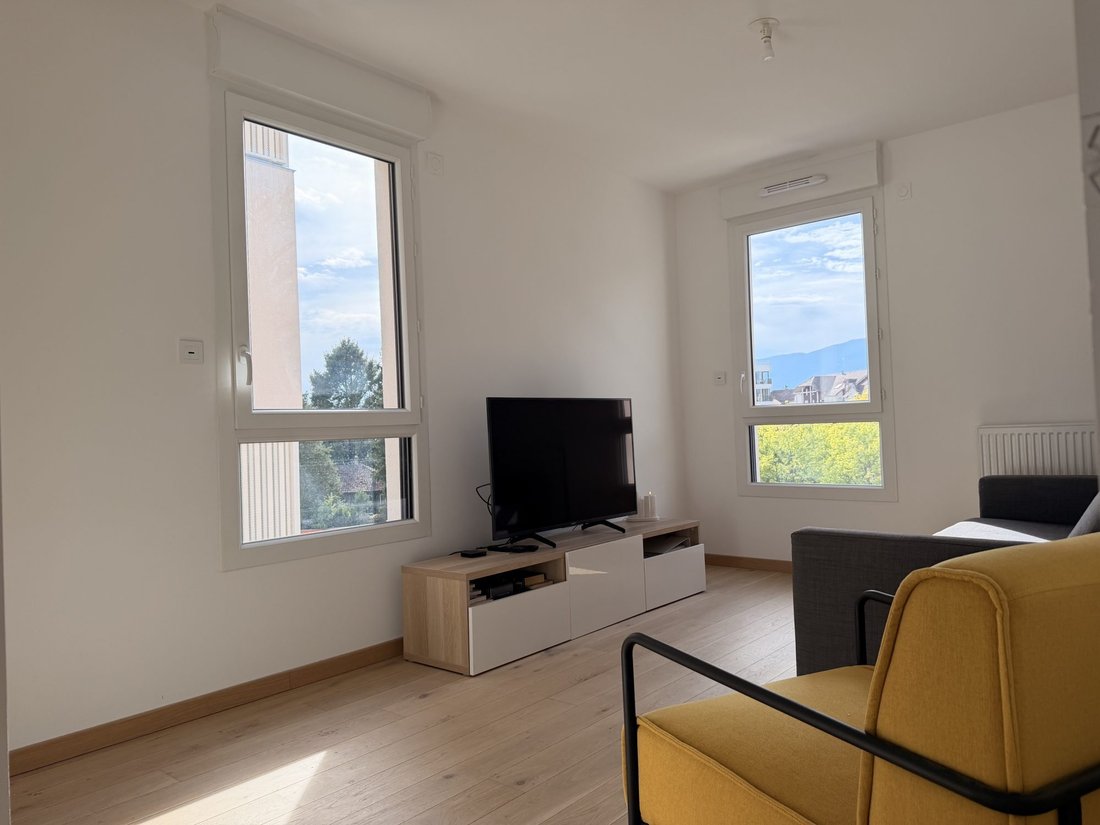 Apartment in Ouest, Saint-Genis-Pouilly, France 4 - 18990679