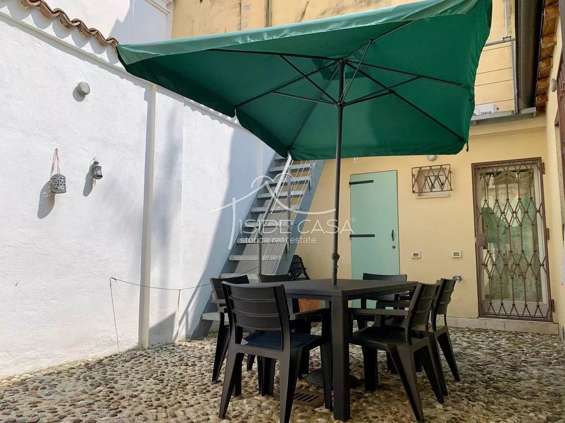 House in Centro Storico, Mantua, Lombardy 2 - 18988874