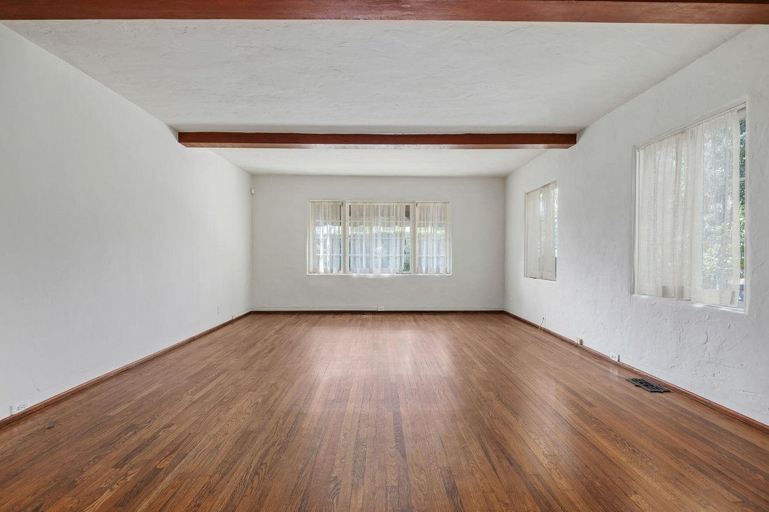 Santa Barbara, California, United States 3 - 18987753