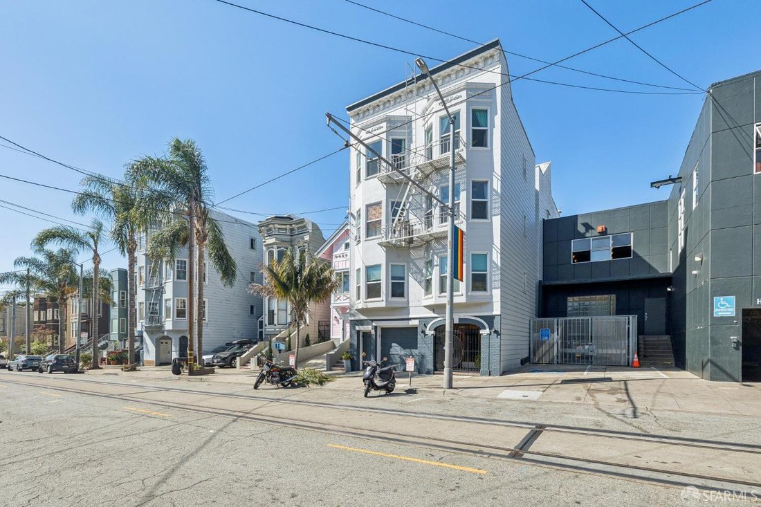 San Francisco, California, United States 3 - 18987971