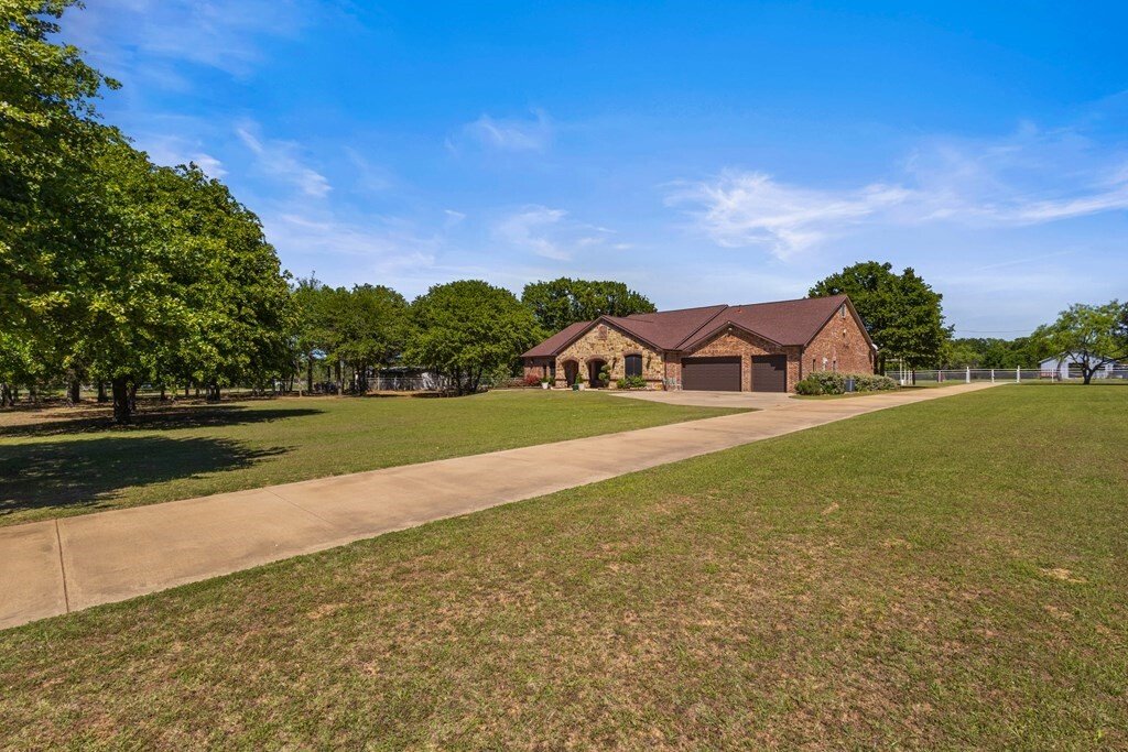 House in Tool, Texas, United States 2 - 18988837