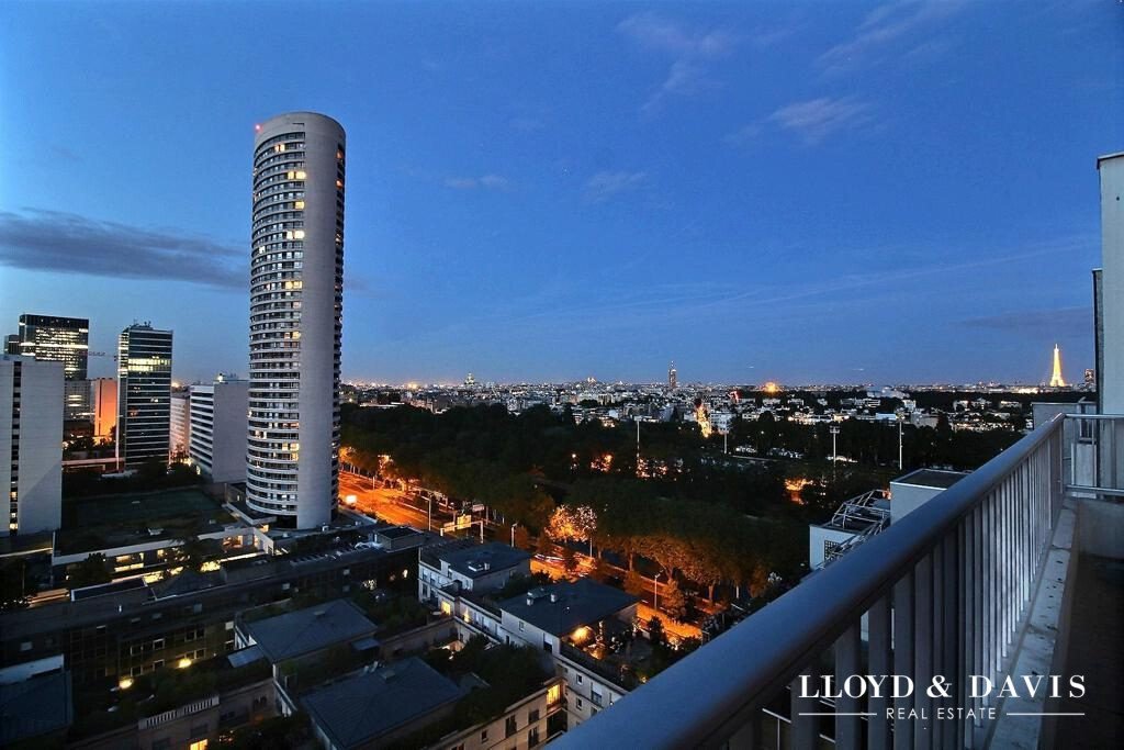 Apartment in Puteaux, Ile-de-France, France 1 - 17024762