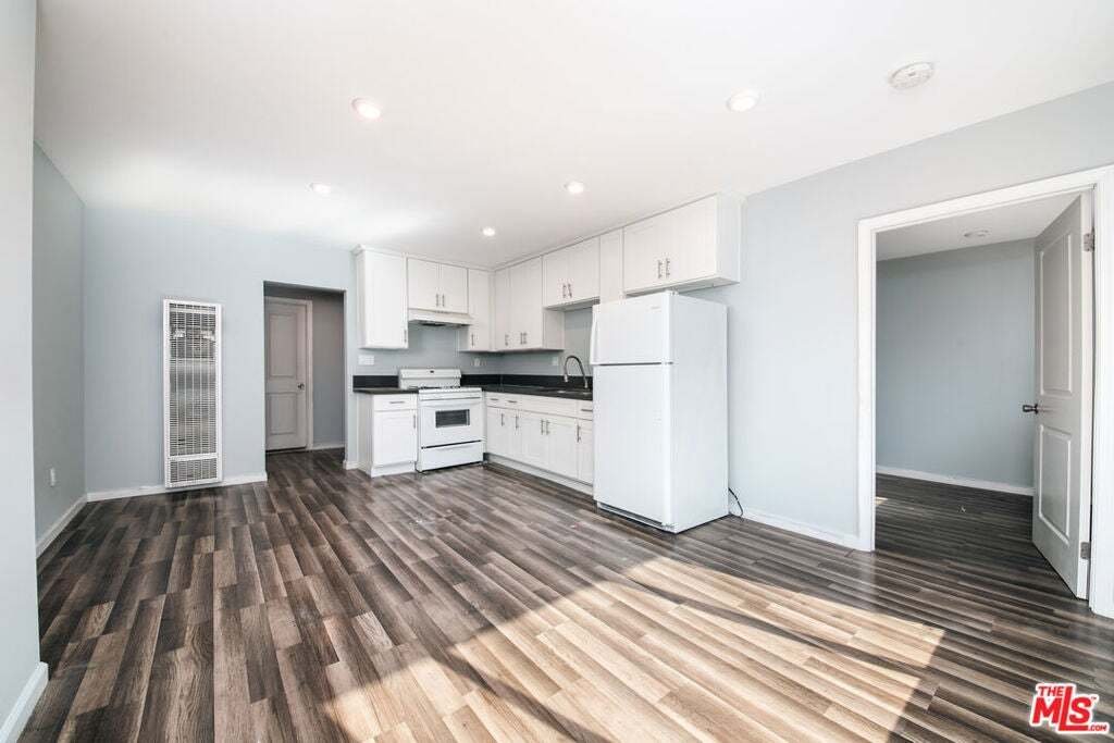 Los Angeles, California, United States 4 - 18988087
