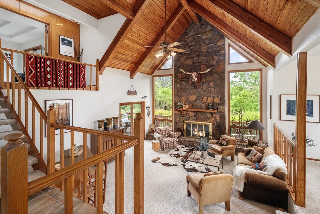 Farm Ranch in Van Alstyne, Texas, United States 2 - 18988879
