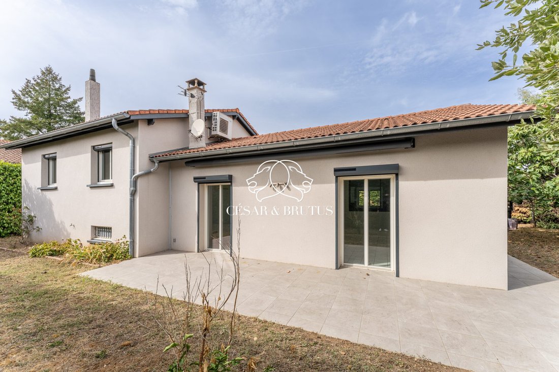 House in Sainte-Foy-lès-Lyon, Auvergne-Rhône-Alpes, France 1 - 18990661