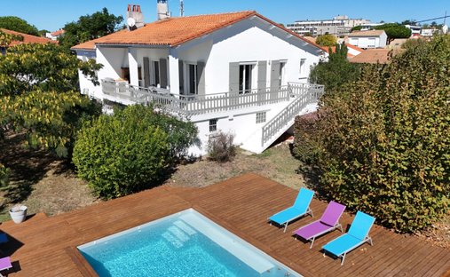 House in Vaux-sur-Mer, Nouvelle-Aquitaine, France 1