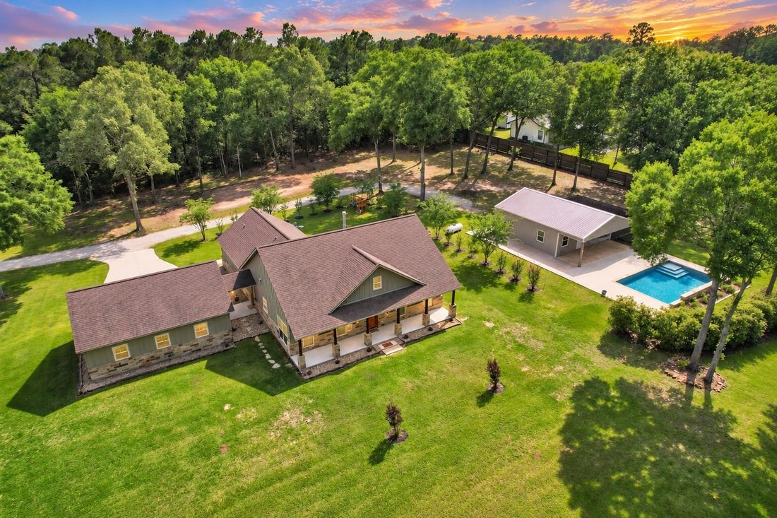 House in Montgomery, Texas, United States 1 - 18989042