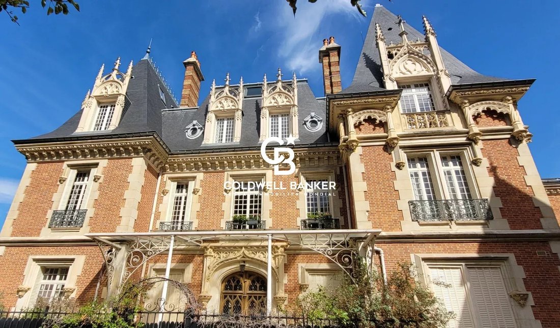Apartment in Reine-Mairie, Boulogne-Billancourt, France 1 - 18989472