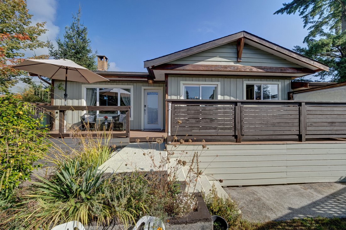 House in Sechelt, British Columbia, Canada 1 - 18989132