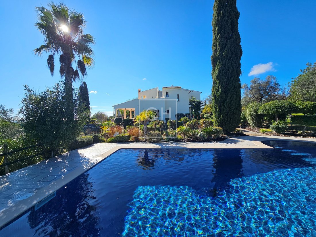 Villa in Loule (Sao Clemente), Algarve, Portugal 1 - 18989654