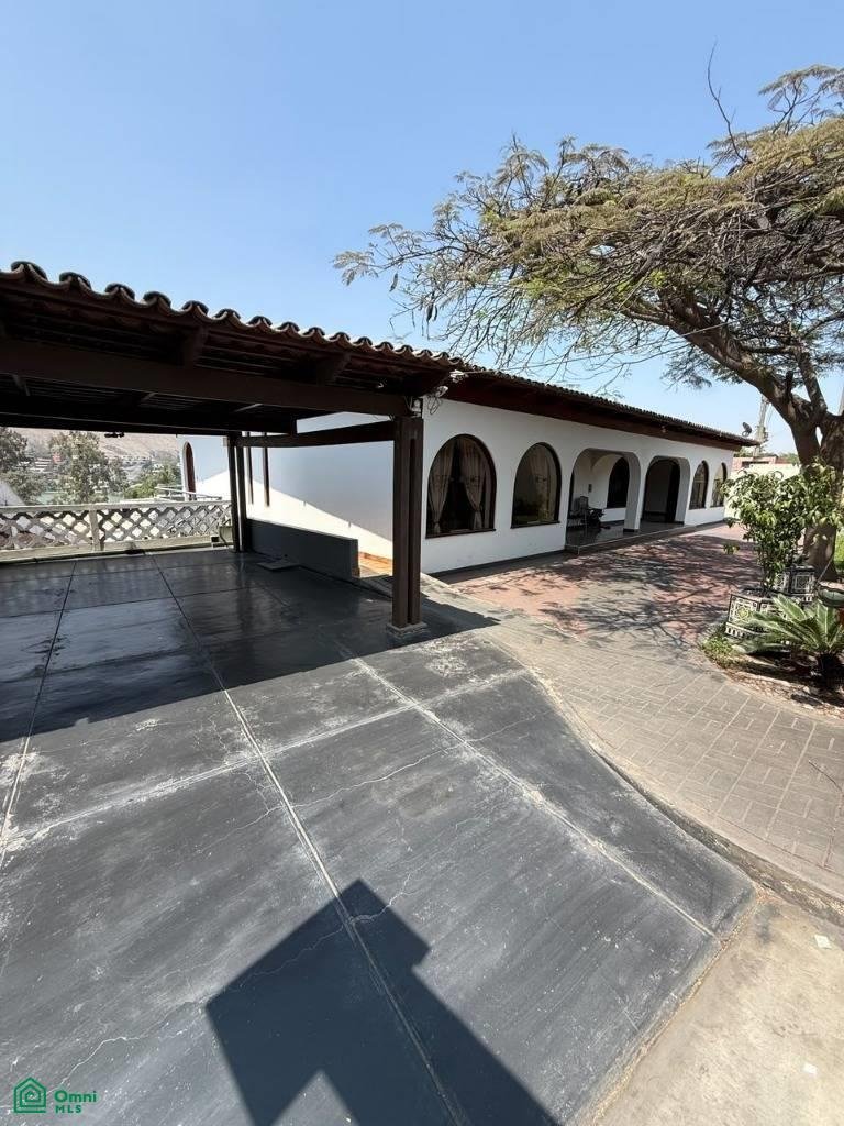 House in San Juan de Miraflores, Metropolitan Municipality of Lima, Peru 2 - 18987555