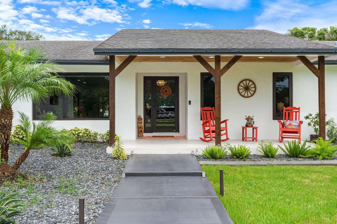 House in Weston, Florida, United States 5 - 18988343