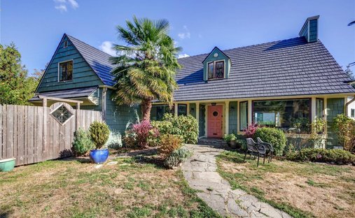 House in Galiano Island, British Columbia, Canada 1