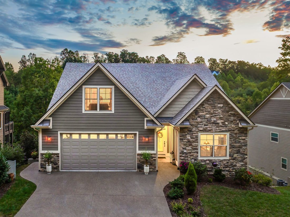 House in Hendersonville, North Carolina, United States 1 - 18990486
