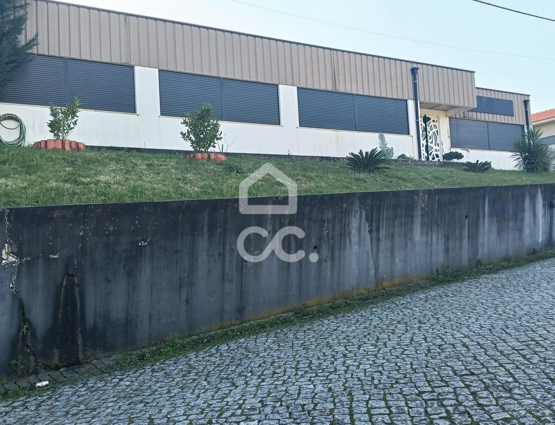 Delaes, Braga, Portugal 2 - 18381306