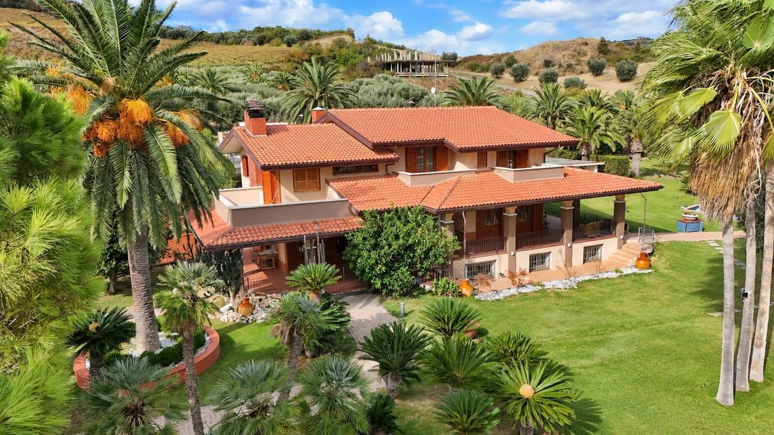 Villa in Martinsicuro, Abruzzo, Italy 5 - 18990388