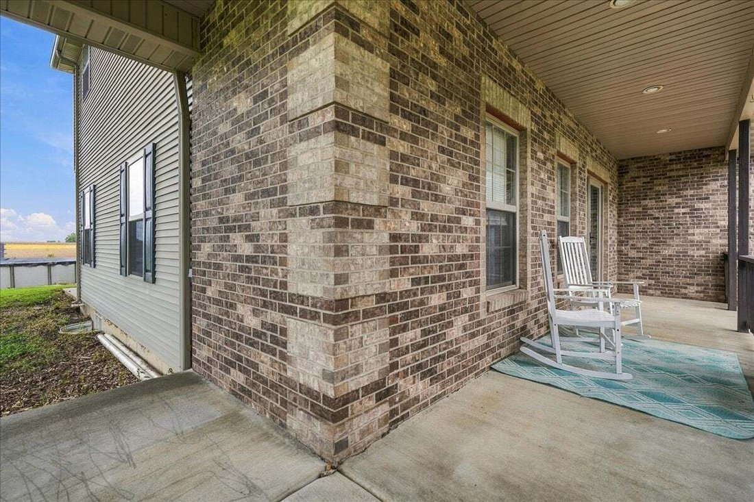 House in Pontiac, Illinois, United States 5 - 18988161