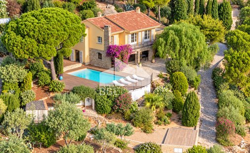 House in Nord Est, Bormes-les-Mimosas, France 1