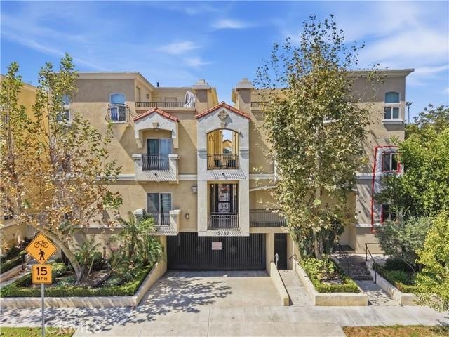 Condo in Los Angeles, California, United States 1 - 18987339