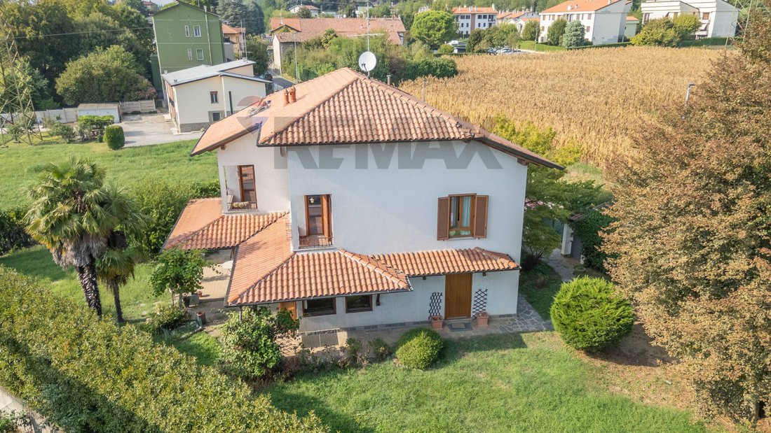 Villa in Tregasio, Lombardy, Italy 3 - 18990380