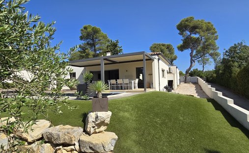 Villa in La Gazelle, Nimes, France 1