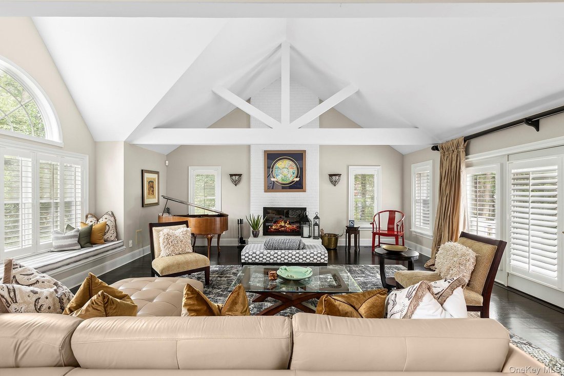 House in Manorville, New York, United States 5 - 18989288