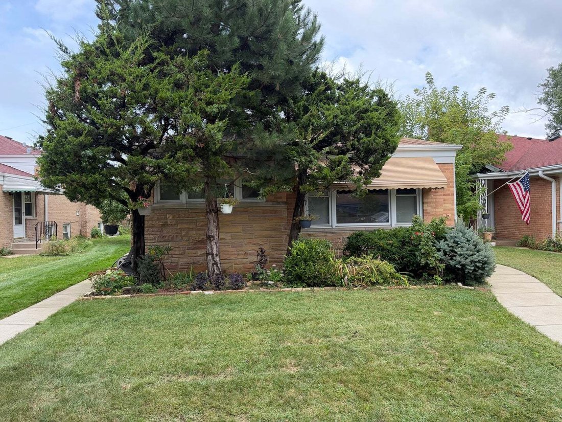House in Skokie, Illinois, United States 1 - 18988184