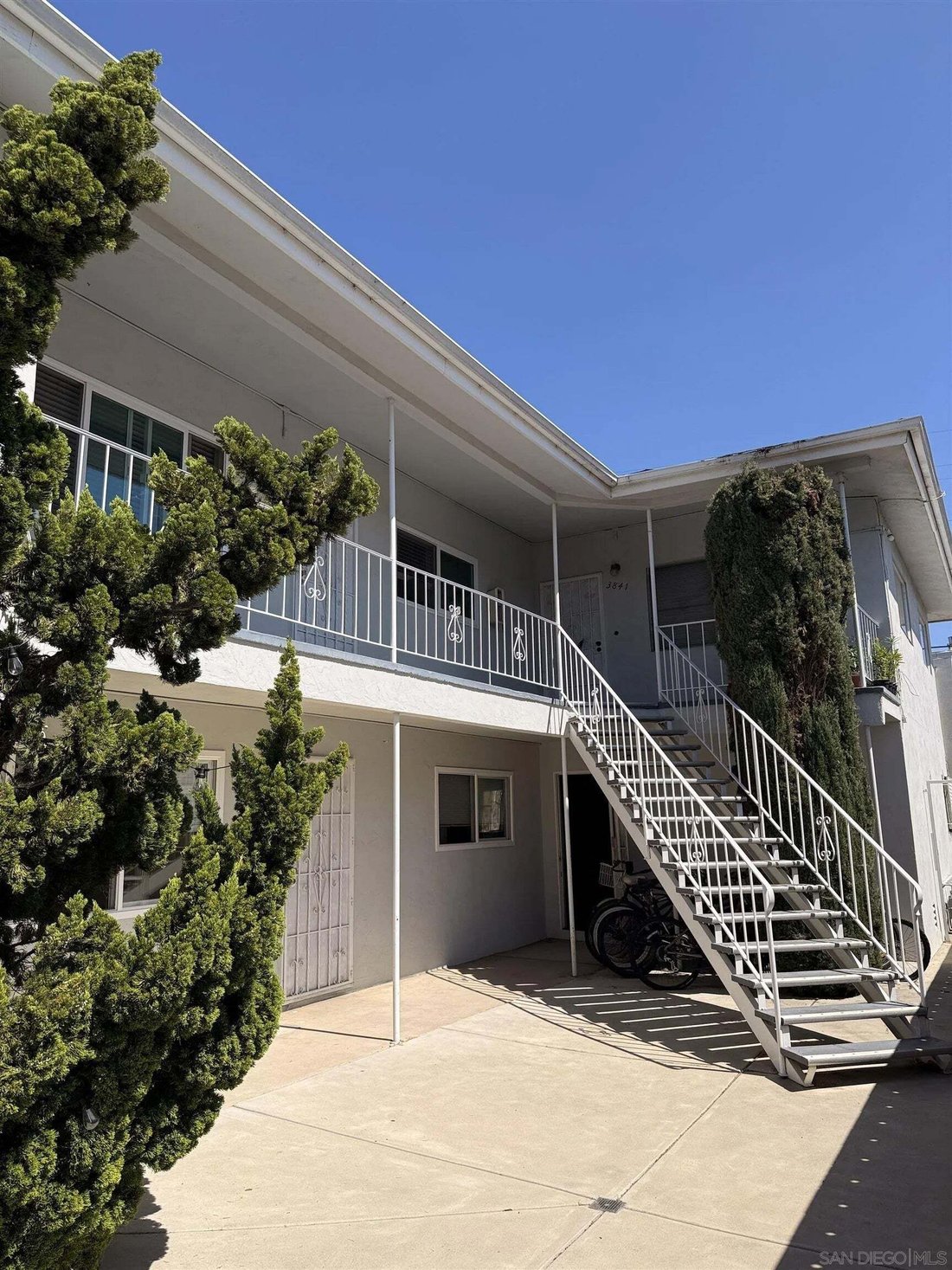 San Diego, California, United States 2 - 18988969
