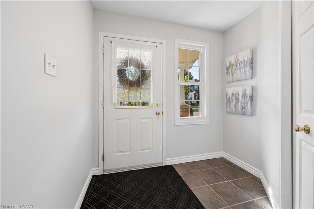 House in Waterloo, Ontario, Canada 5 - 18989618