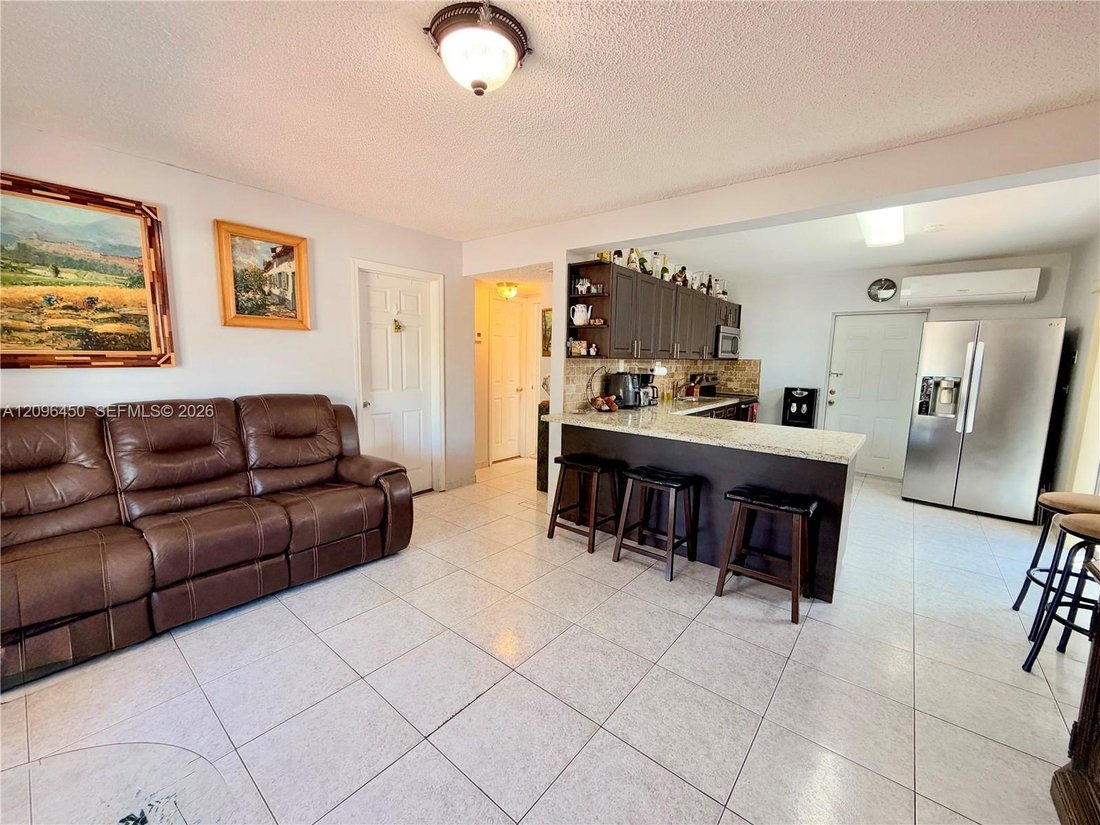 Miami, Florida, United States 5 - 18989309