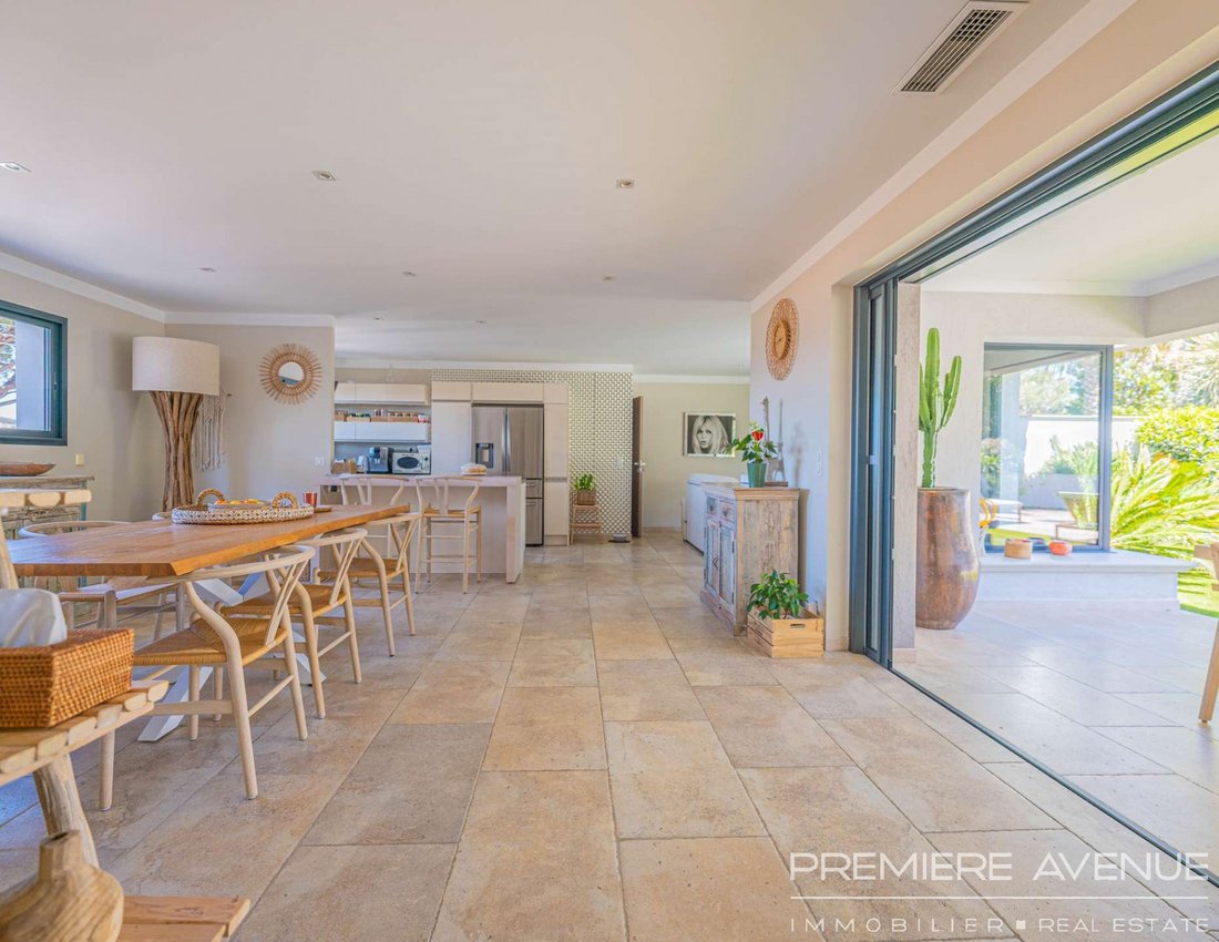 House in Ville-Les Saquedes-Le Bouillonnet, Sainte-Maxime, France 5 - 18989233