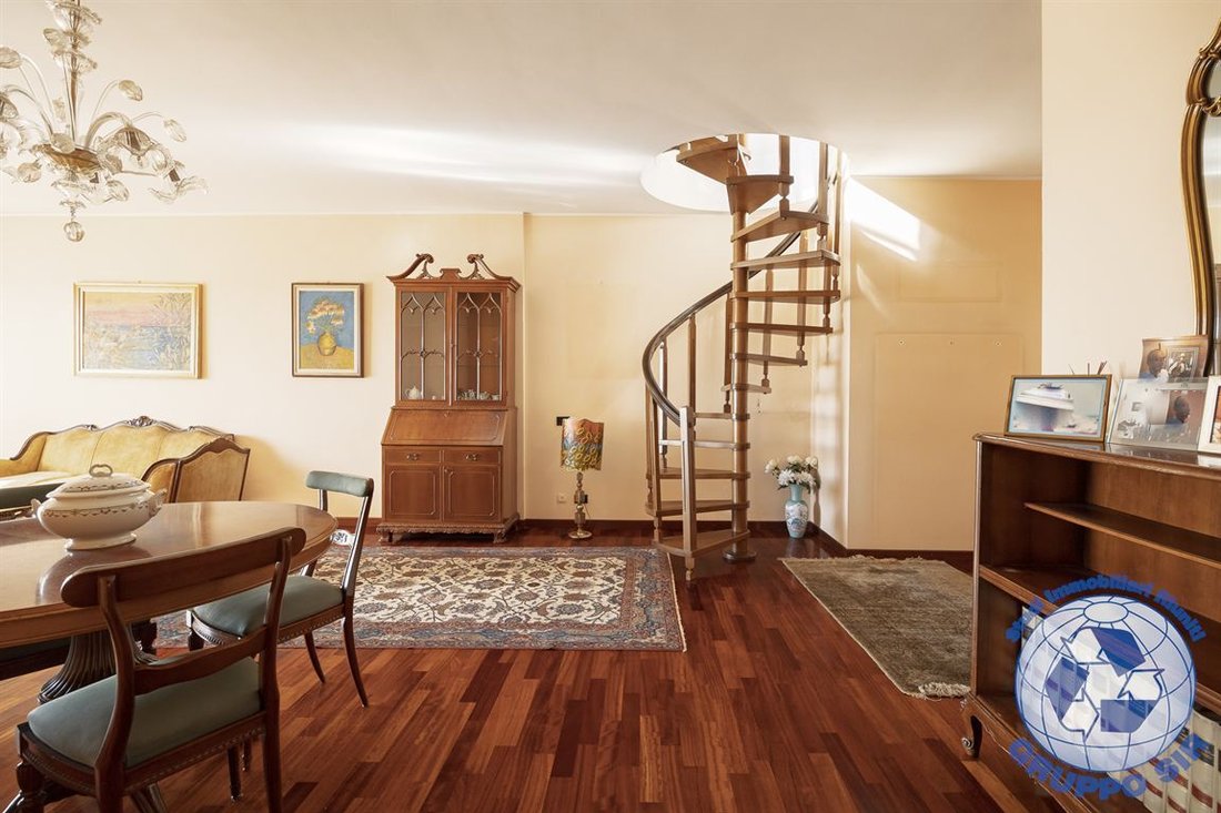 Penthouse in San Fruttuoso, Monza, Lombardy 4 - 18987641