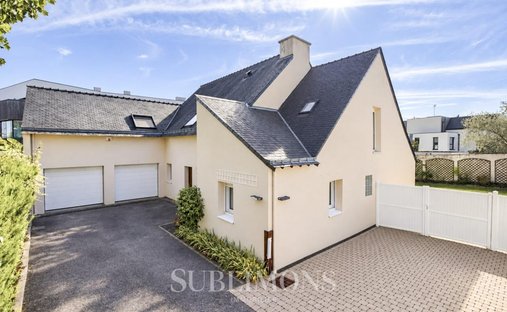 House in Bernus-Kergypt-Keruzen-Campen, Vannes, France 1