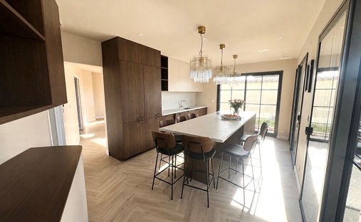 Villa in Grande Couronne, Saint-Just-Saint-Rambert, France 1