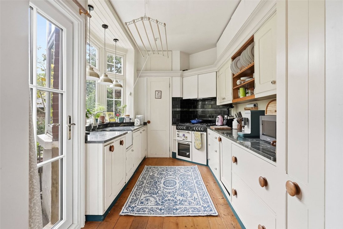House in East Molesey, Elmbridge, England 4 - 18987924