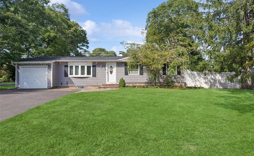 House in Farmingville, New York, United States 1