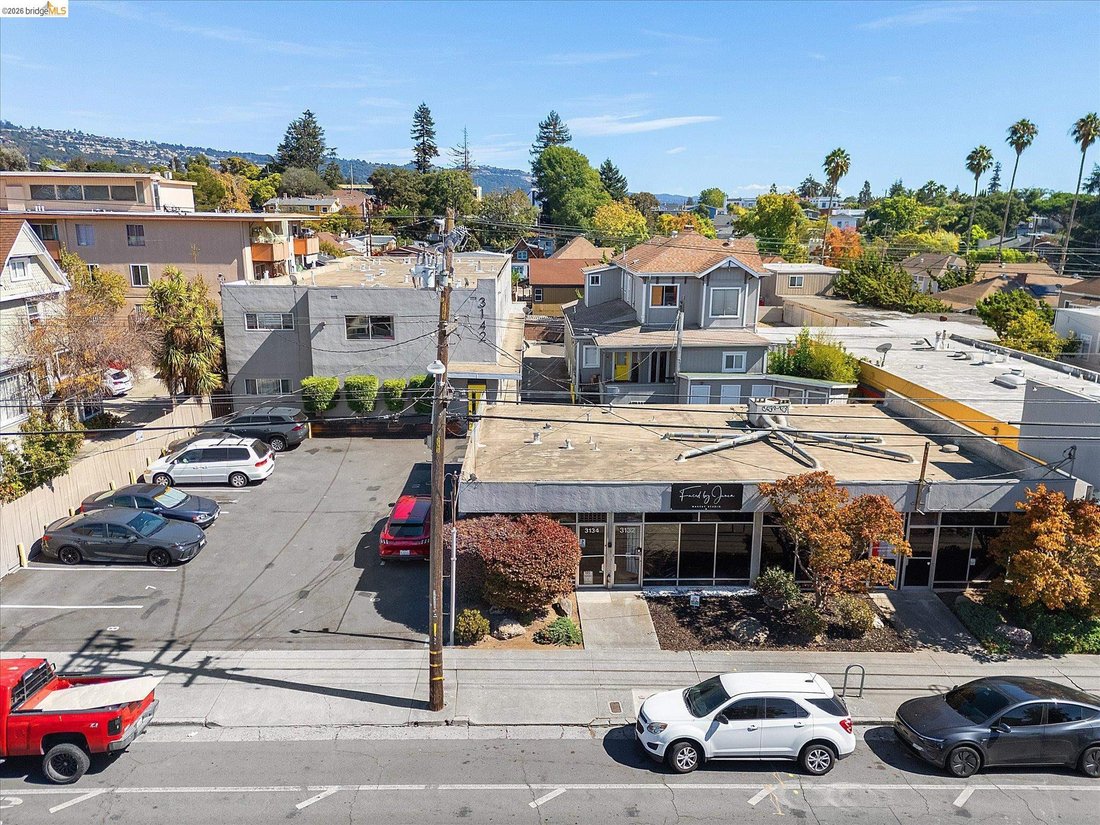 Oakland, California, United States 1 - 18987848