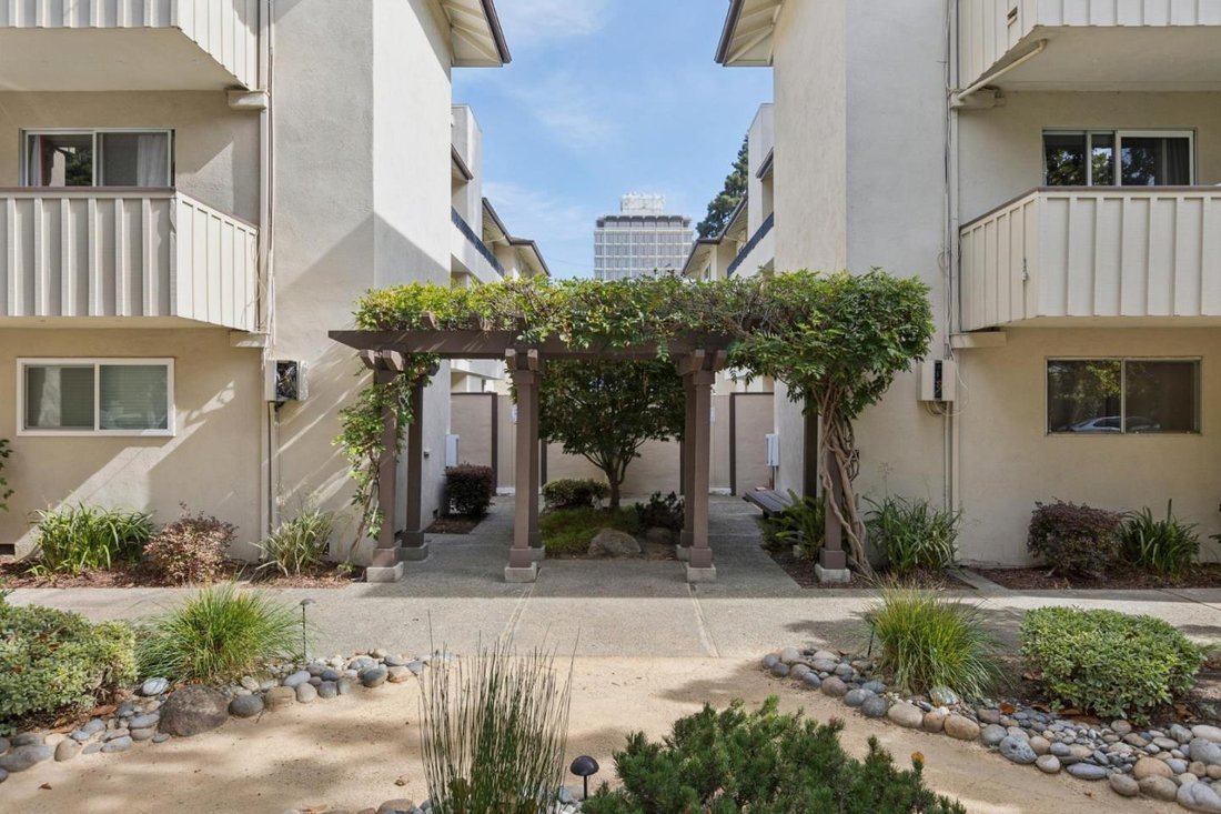 Condo in Palo Alto, California, United States 2 - 18987830