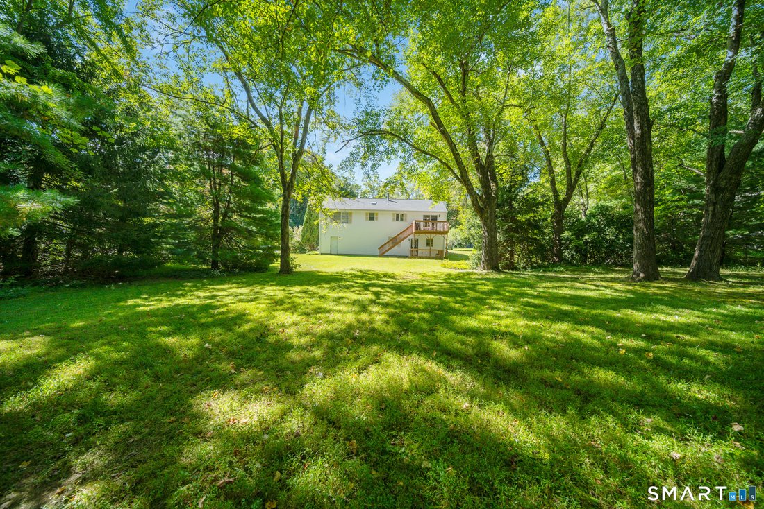 House in Newtown, Connecticut, United States 3 - 18989401